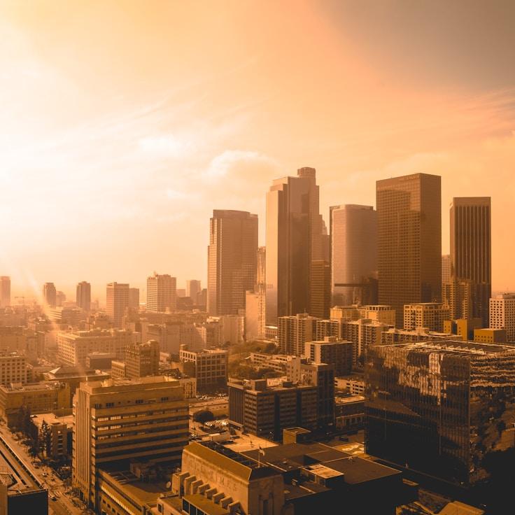 Parents evaluating schools in Portugal